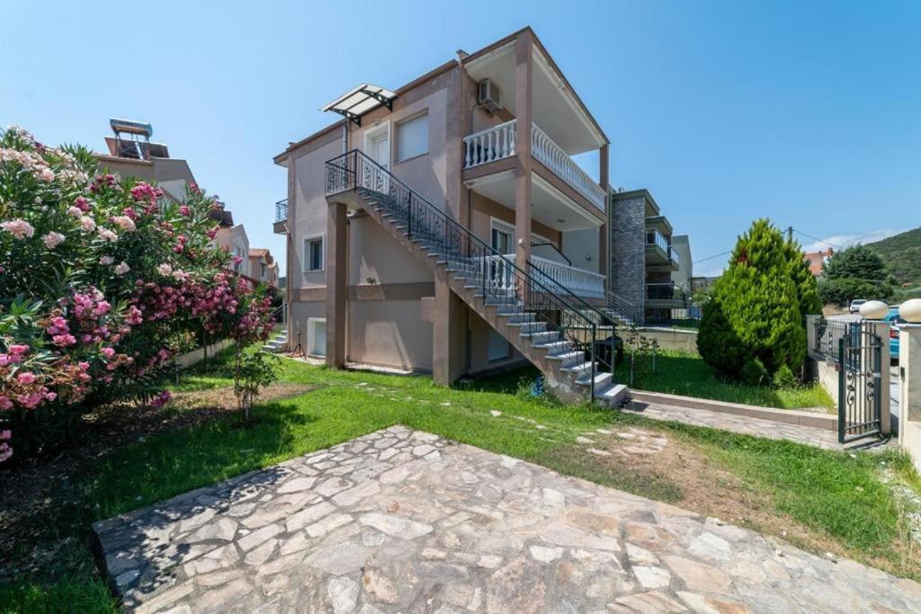 Apartamento Side By Side Nea Iraklitsa Exterior foto
