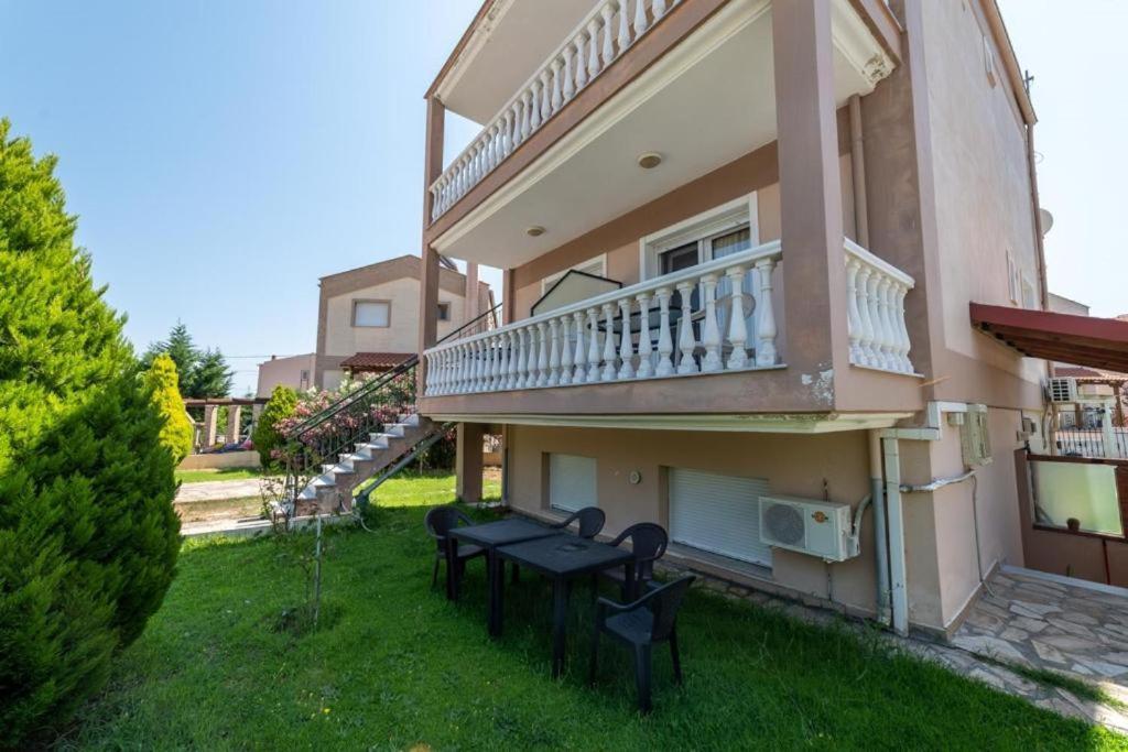 Apartamento Side By Side Nea Iraklitsa Exterior foto
