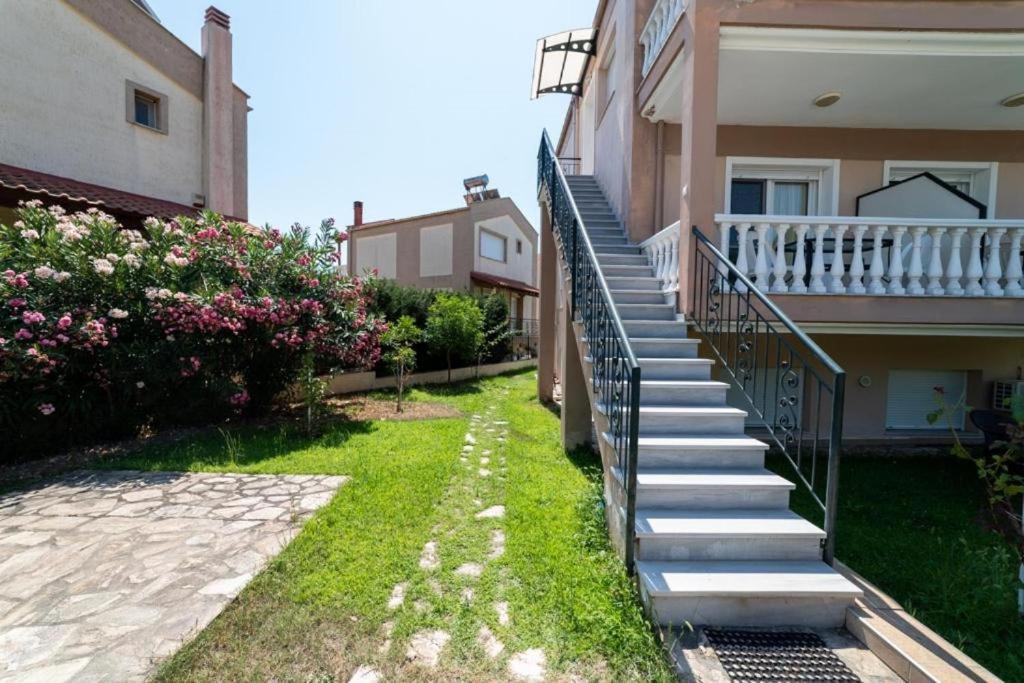 Apartamento Side By Side Nea Iraklitsa Exterior foto
